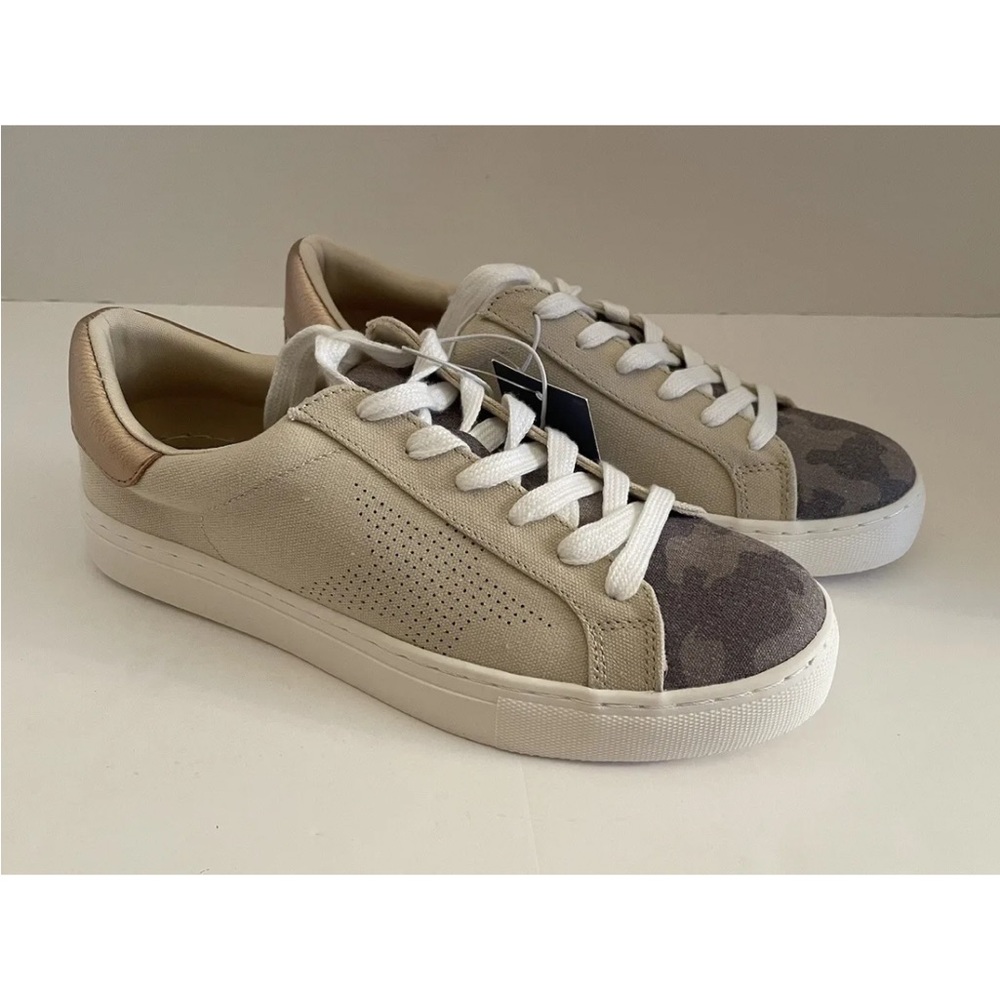 Universal Thread ‘Cadey/Off White’ Women’s Sneakers/Shoes